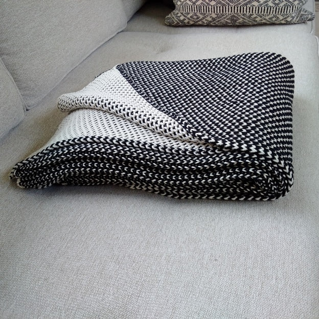 Daynite Black Throw